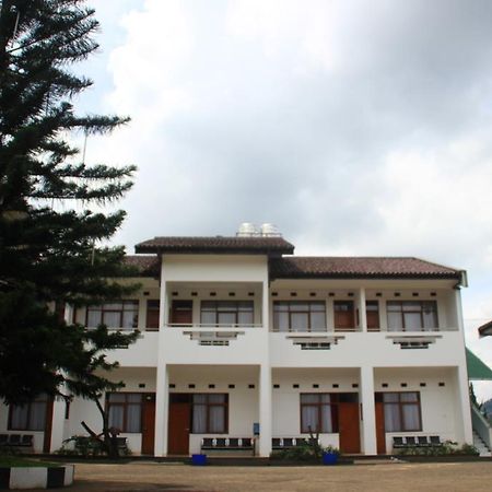 Narima Resort Hotel Lembang Buitenkant foto