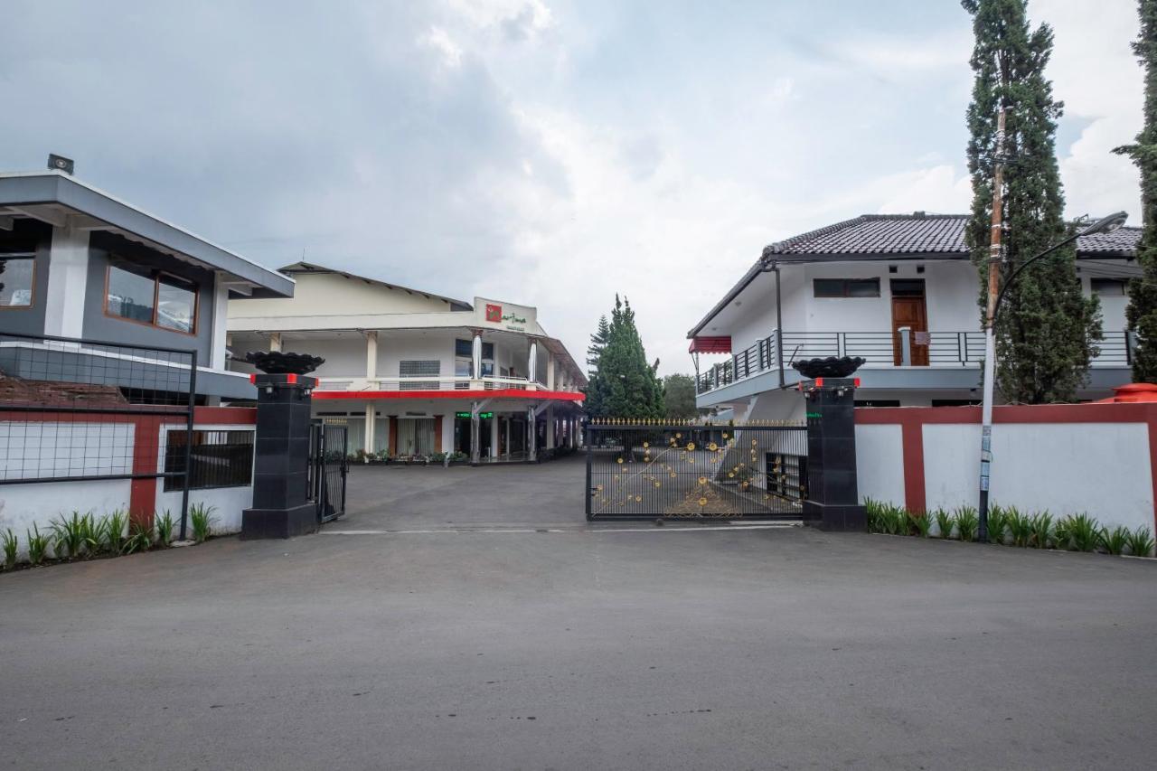 Narima Resort Hotel Lembang Buitenkant foto